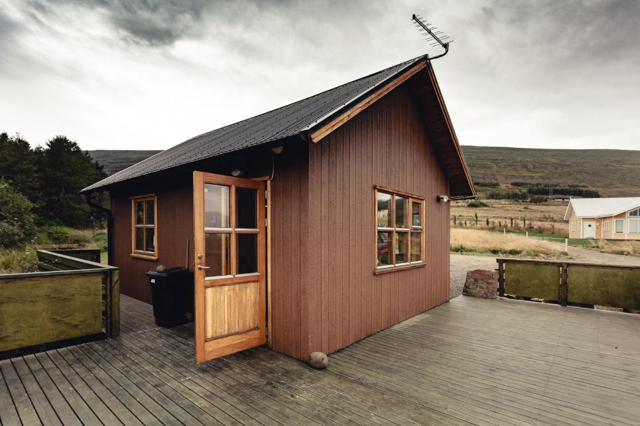 Вилла Bjoerkin - Cozy Cabin With Excellent View Акурейри Экстерьер фото