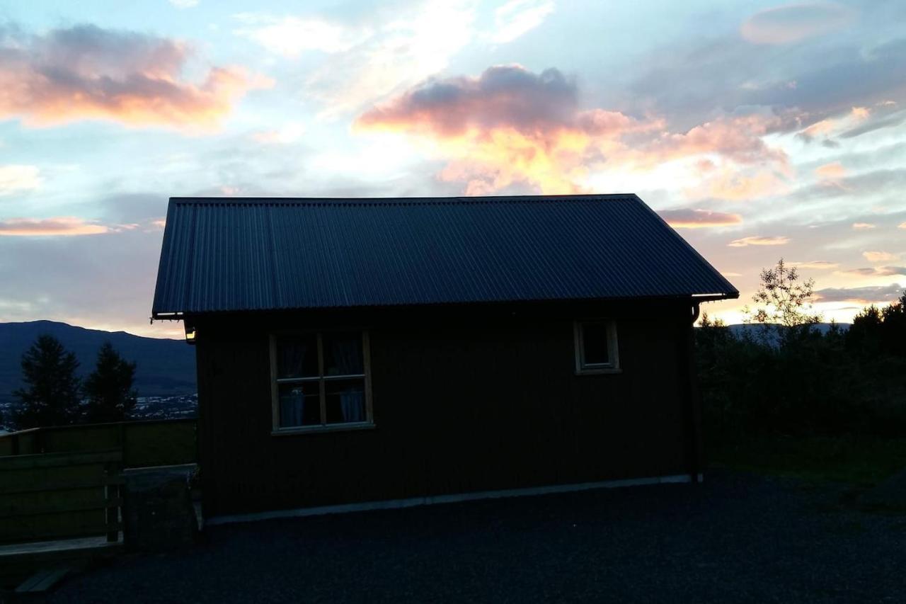 Вилла Bjoerkin - Cozy Cabin With Excellent View Акурейри Экстерьер фото